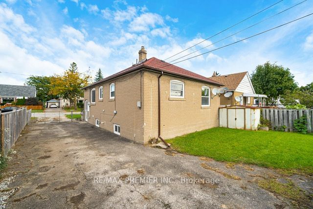 11 Densmore Ave  Toronto, M9W 1V3 | Image 33