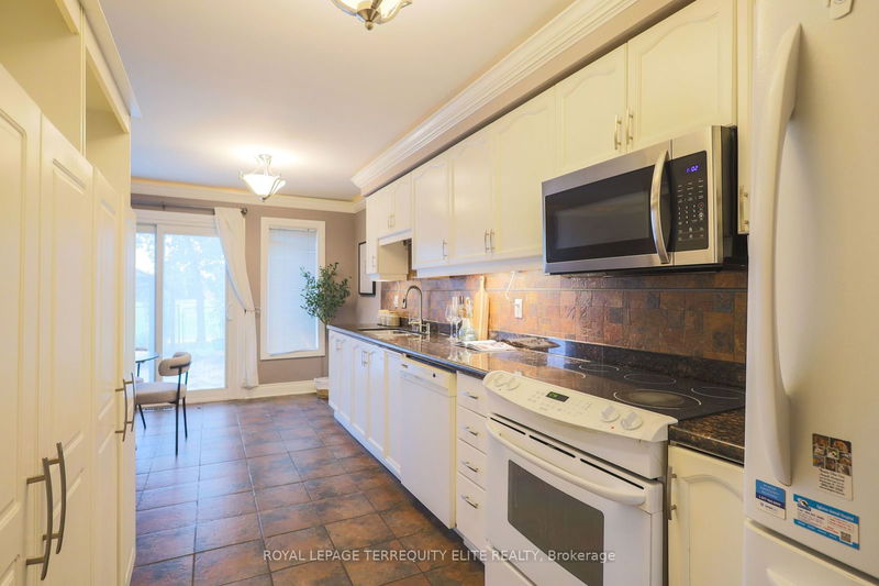 6420 Sapling Tr  Mississauga, L5N 7A4 | Image 13