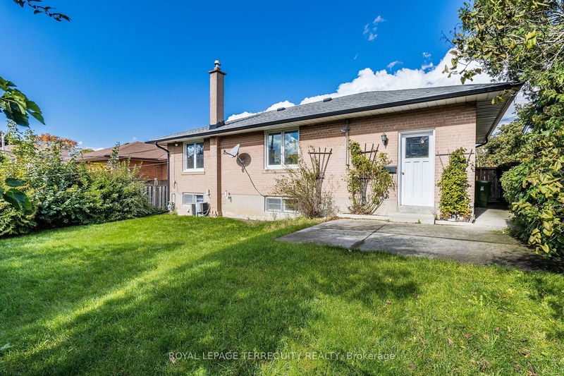 390 Renforth Dr  Toronto, M9C 2M2 | Image 23