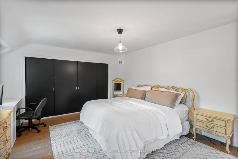 11 Ashton Manr  Toronto, M8Y 2N6 | Image 17