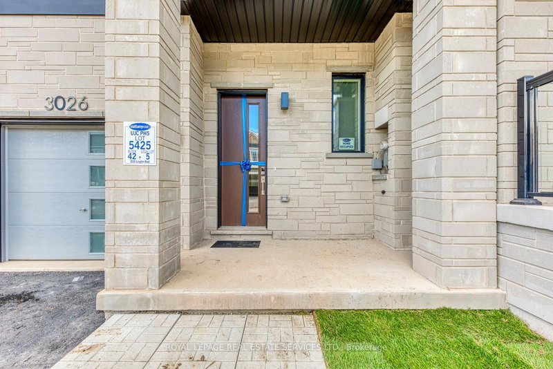 3026 Langdon Rd, Oakville, L6H 7Y5 | Image 2