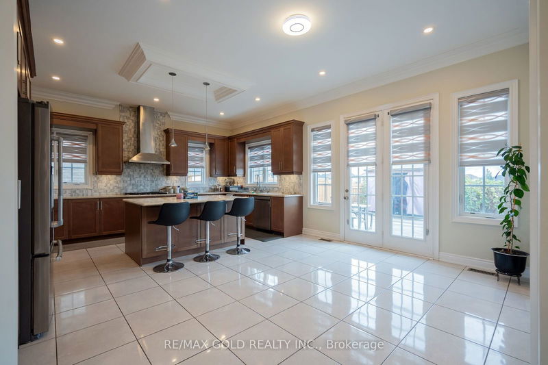 11 Martin Byrne Dr  Brampton, L6P 0V2 | Image 10