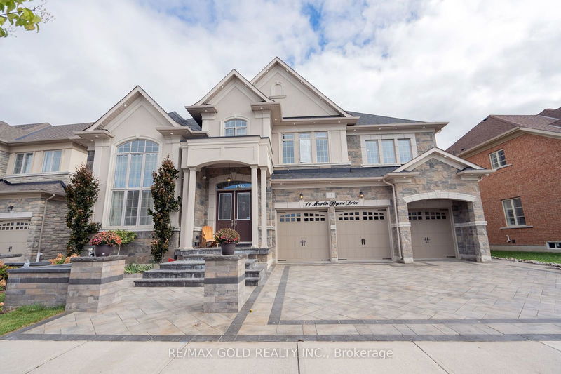 11 Martin Byrne Dr  Brampton, L6P 0V2 | Image 2