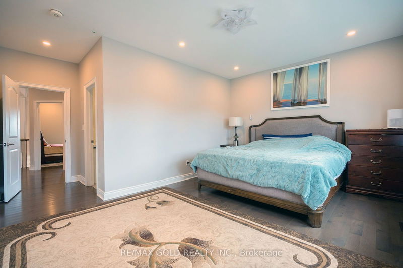 11 Martin Byrne Dr  Brampton, L6P 0V2 | Image 29