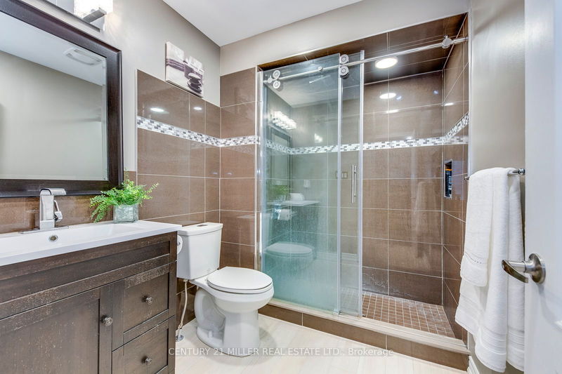 2421 Greenwich Dr  Oakville, L6M 0S4 | Image 24