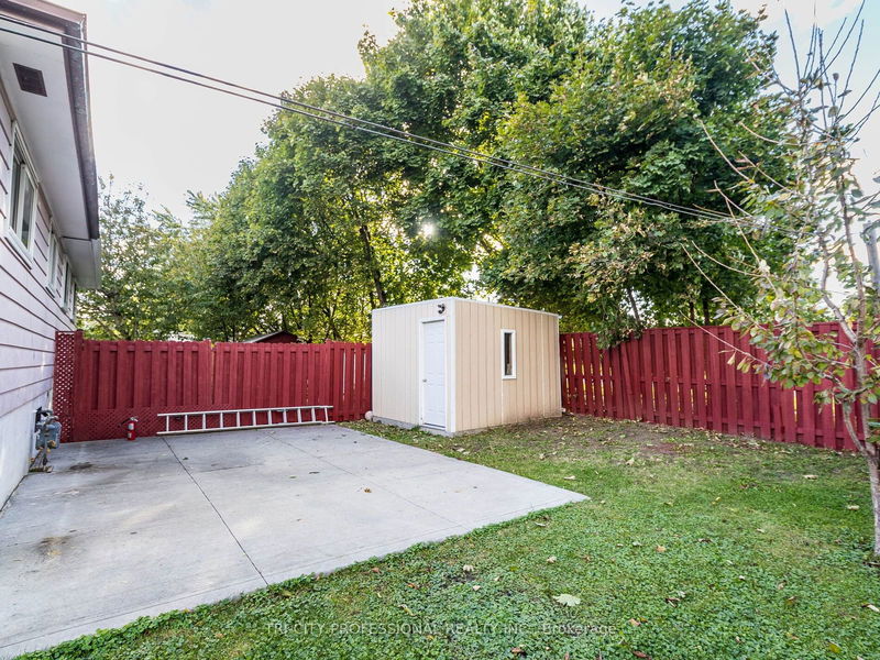 69 Greenwood Cres  Brampton, L6S 1T2 | Image 5