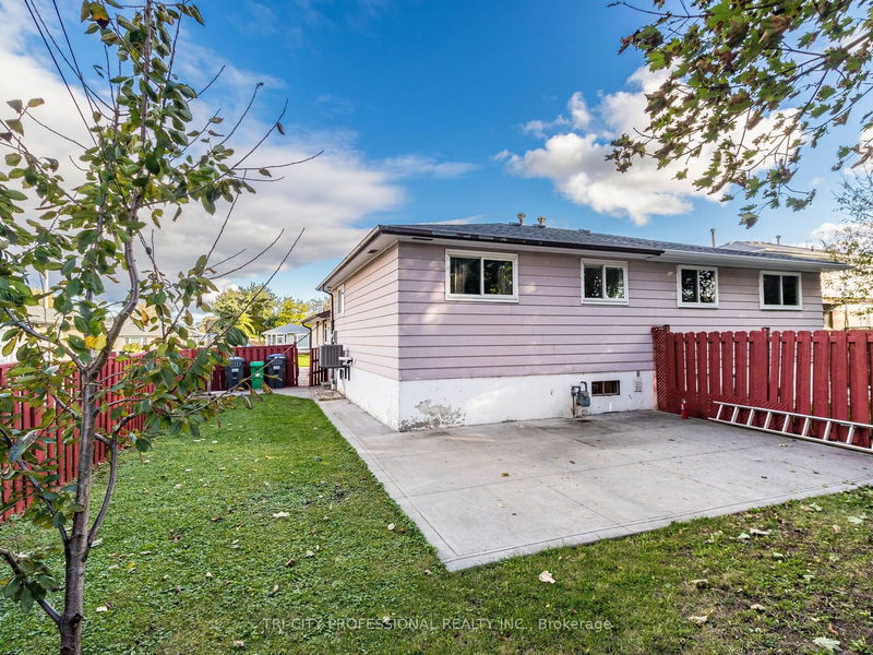 69 Greenwood Cres  Brampton, L6S 1T2 | Image 9