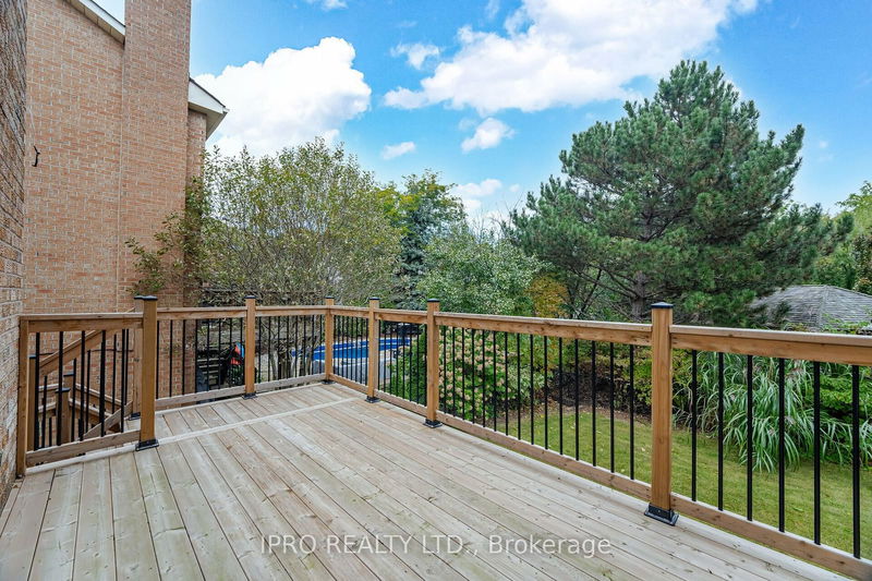 1905 Folkway Dr  Mississauga, L5L 3T7 | Image 37