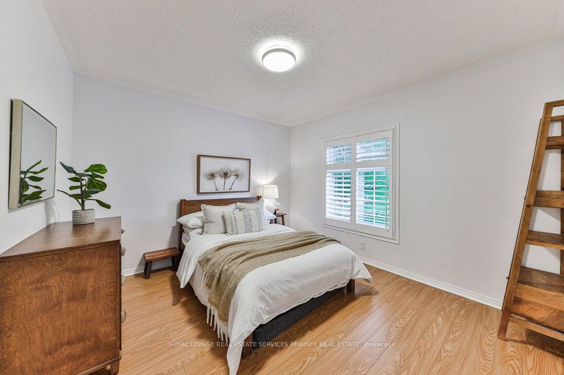 200 Lexington Rd  Oakville, L6H 6L6 | Image 17