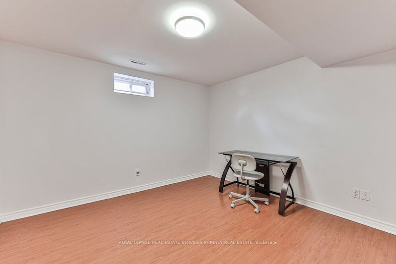 200 Lexington Rd  Oakville, L6H 6L6 | Image 22