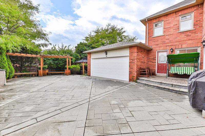 200 Lexington Rd  Oakville, L6H 6L6 | Image 27