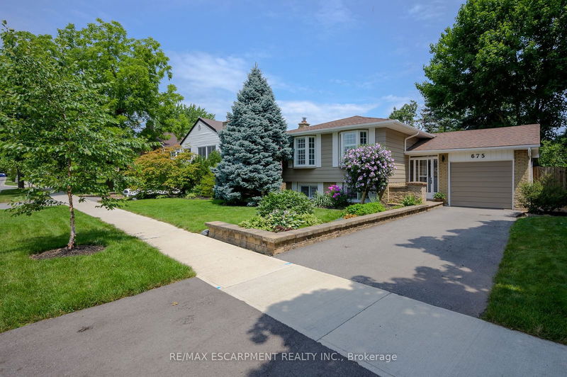 675 Woodview Rd  Burlington, L7N 3A4 | Image 2