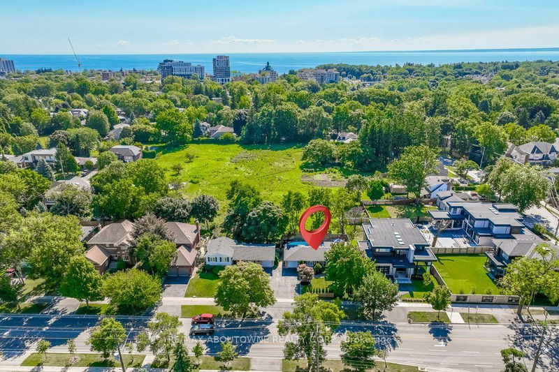 2492 Rebecca St  Oakville, L6L 2B2 | Image 3