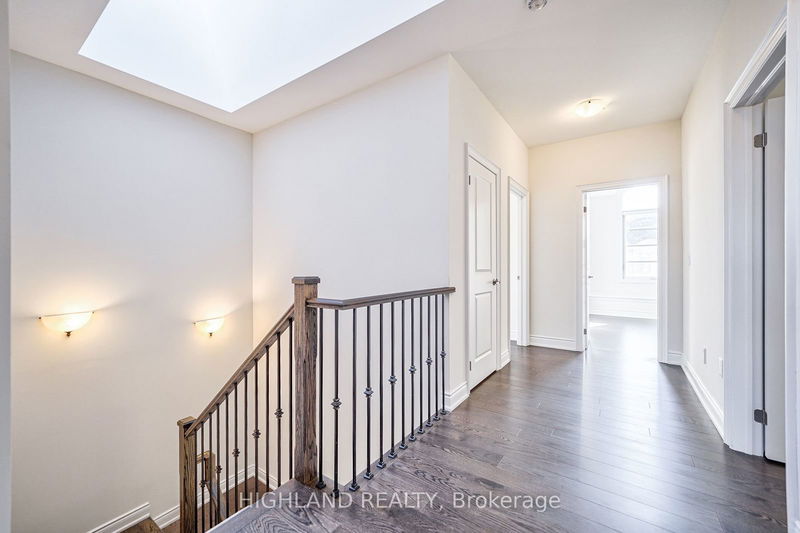 49 Threshing Mill Blvd  Oakville, L6H 0V6 | Image 22