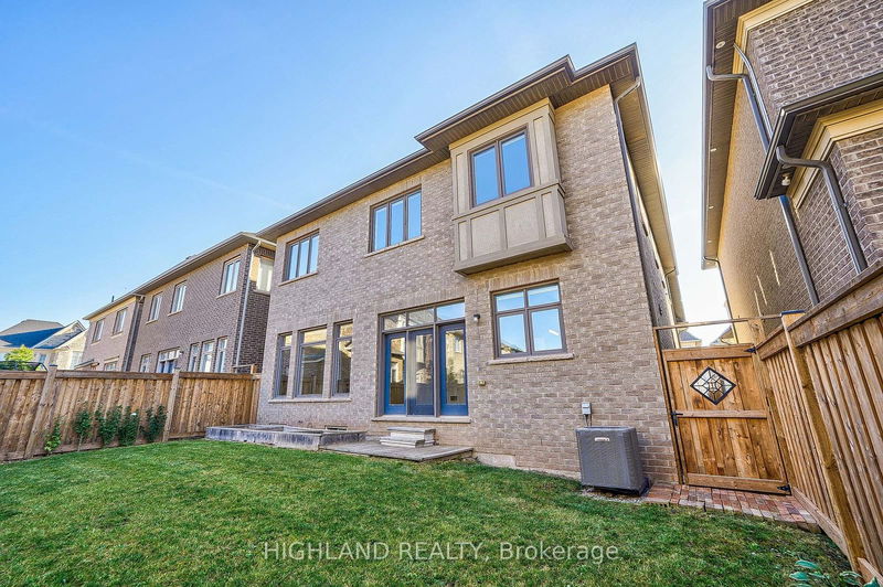 49 Threshing Mill Blvd  Oakville, L6H 0V6 | Image 32