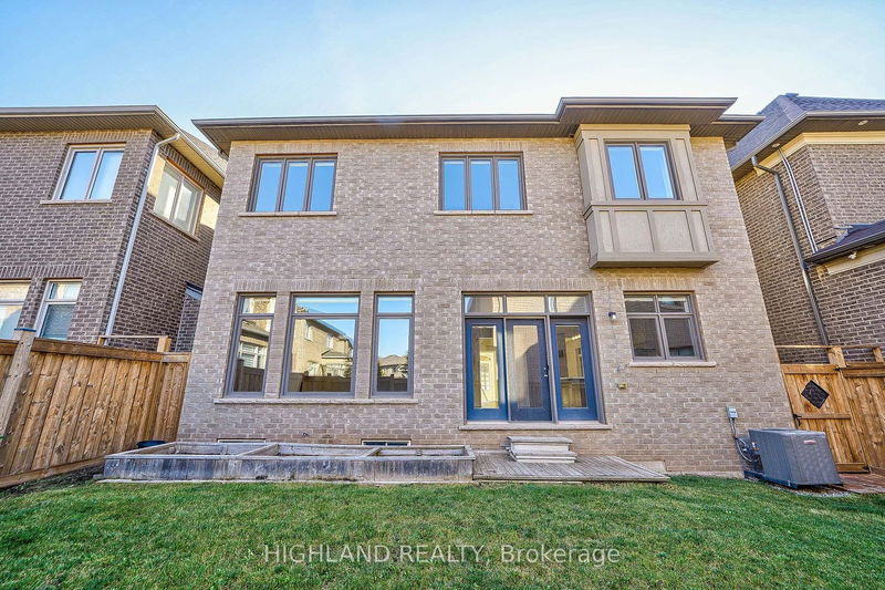 49 Threshing Mill Blvd  Oakville, L6H 0V6 | Image 33