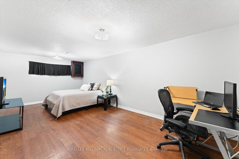 3254 Candela Dr  Mississauga, L5A 2T8 | Image 25