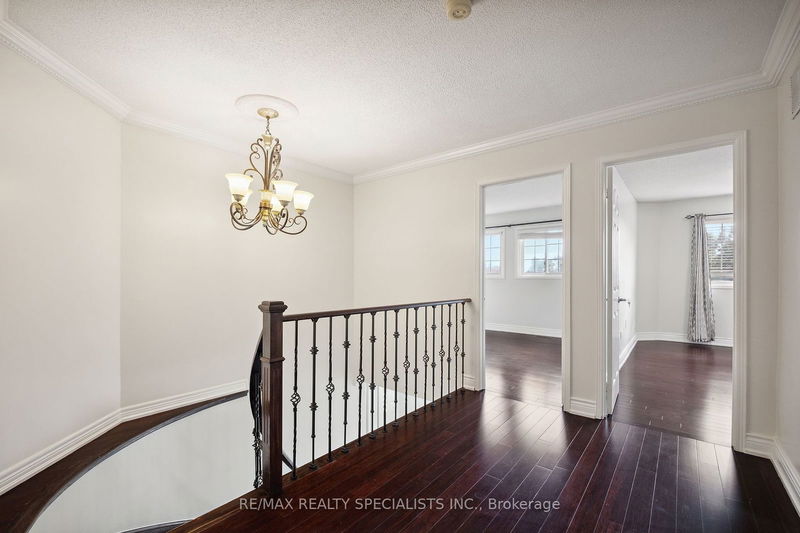 83 Castlehill Rd  Brampton, L6X 4C2 | Image 15