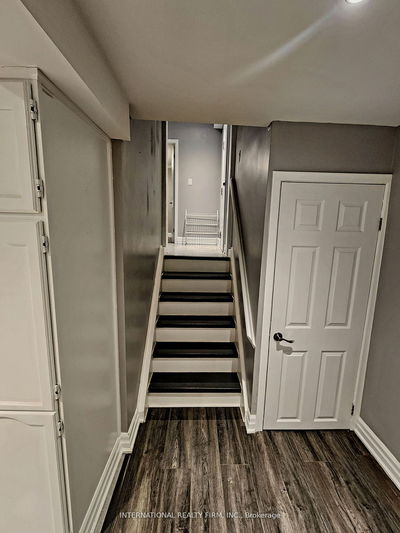 Unit Bsmt — 39 Windhill Cres, Toronto - Humberlea-Pelmo Park W4 image-0-4