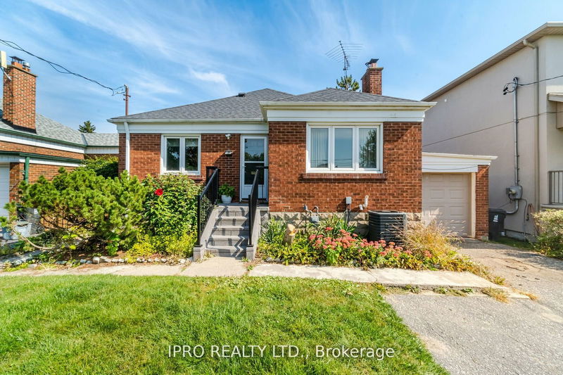 home for lease on 129 Milton Street W