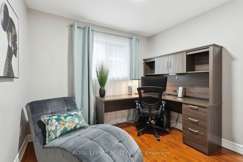 758 Greenore Rd  Mississauga, L4Y 2V4 | Image 18