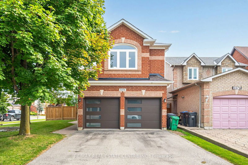 5574 Taw Ave  Mississauga, L5V 2B1 | Image 1