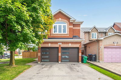 5574 Taw Ave  Mississauga, L5V 2B1 | Image 1