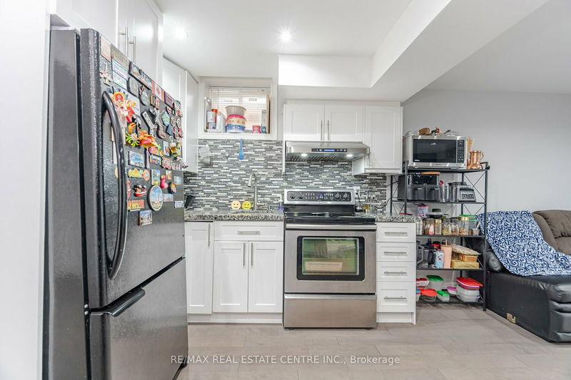 5574 Taw Ave  Mississauga, L5V 2B1 | Image 30