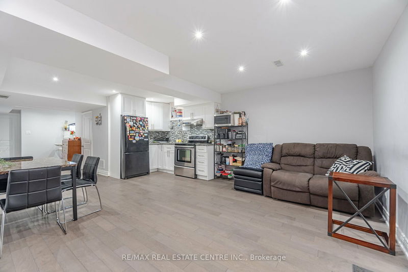 5574 Taw Ave  Mississauga, L5V 2B1 | Image 33