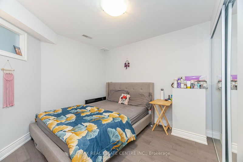 5574 Taw Ave  Mississauga, L5V 2B1 | Image 34