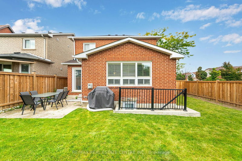 5574 Taw Ave  Mississauga, L5V 2B1 | Image 39