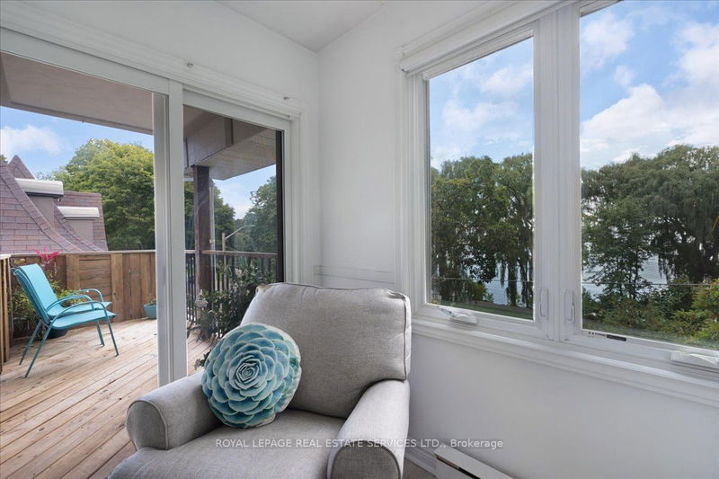 276 Lake Promenade   Toronto, M8W 1B3 | Image 18