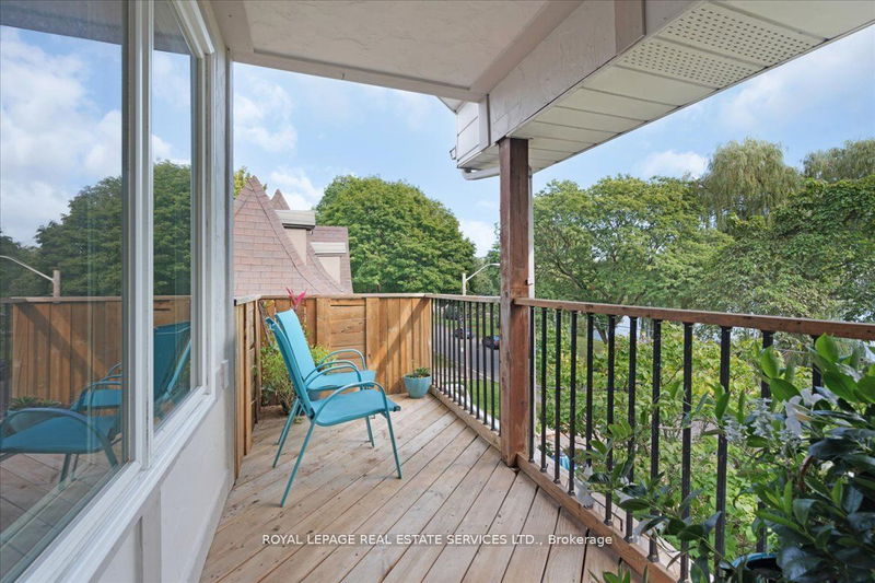 276 Lake Promenade   Toronto, M8W 1B3 | Image 20