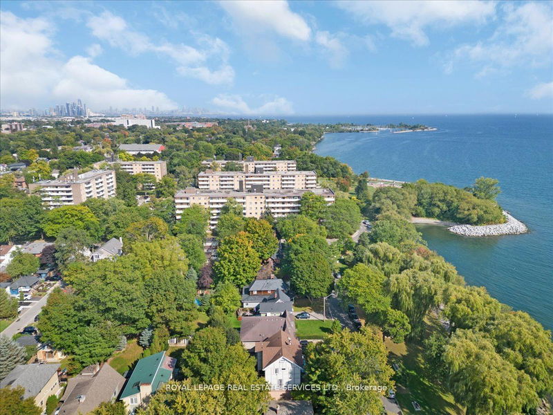 276 Lake Promenade   Toronto, M8W 1B3 | Image 38