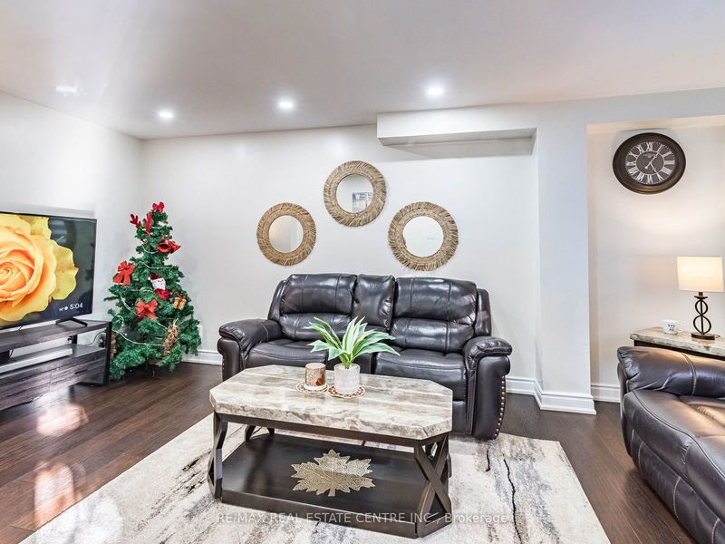 55 Castlehill Rd  Brampton, L6X 4C9 | Image 13