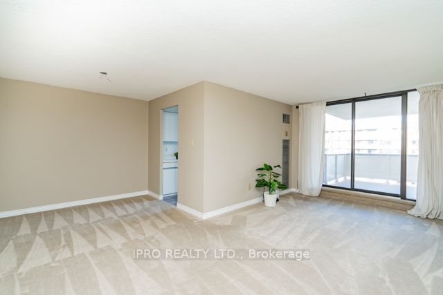  1506 - 3 Lisa St  Brampton, L6T 4A2 | Image 16