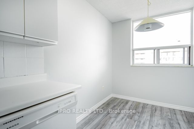  1506 - 3 Lisa St  Brampton, L6T 4A2 | Image 7