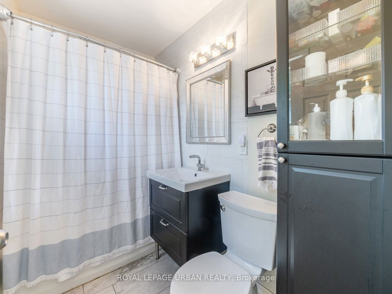 93 Hadrian Dr  Toronto, M9W 1V7 | Image 10