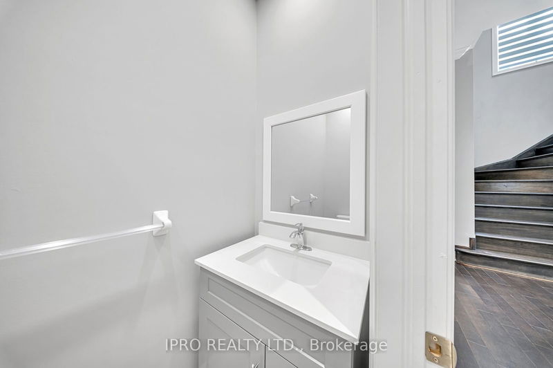 125 Waterview Common Crt  Oakville, L6L 0E7 | Image 16