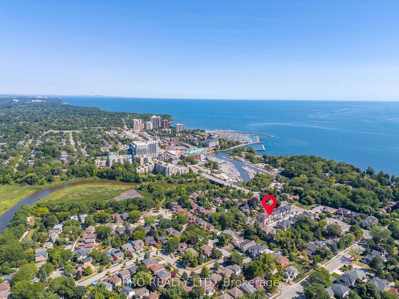 125 Waterview Common Crt  Oakville, L6L 0E7 | Image 4