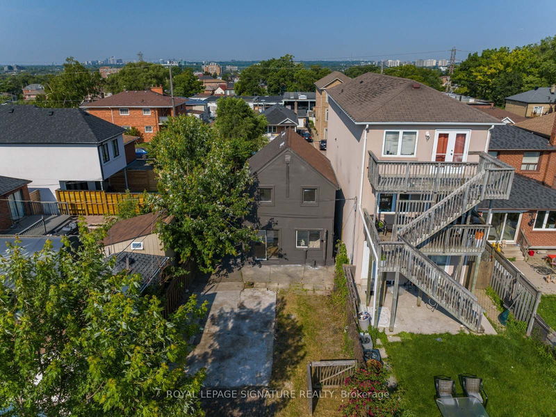 323 Gilbert Ave S Toronto, M6E 4W9 | Image 1