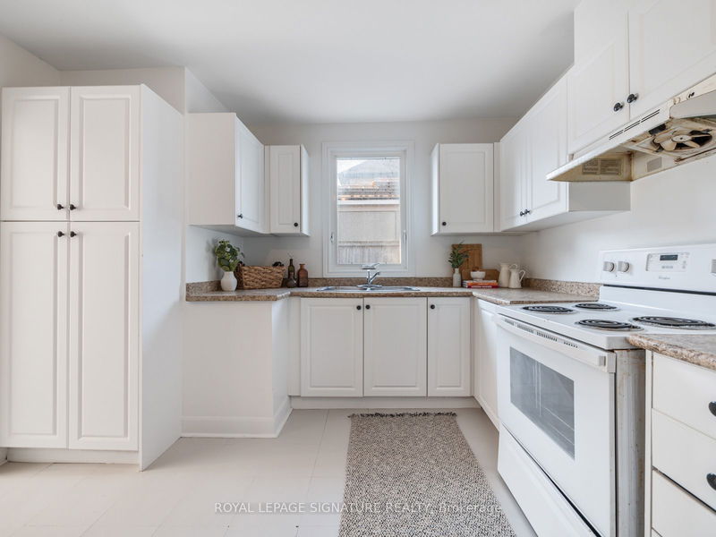 323 Gilbert Ave S Toronto, M6E 4W9 | Image 14