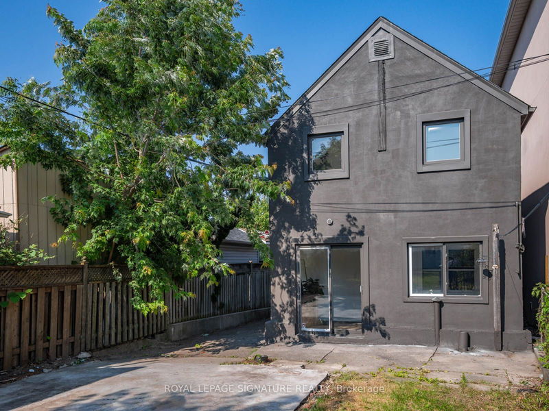 323 Gilbert Ave S Toronto, M6E 4W9 | Image 34