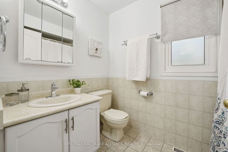 179 Romain Cres  Oakville, L6H 5A5 | Image 25