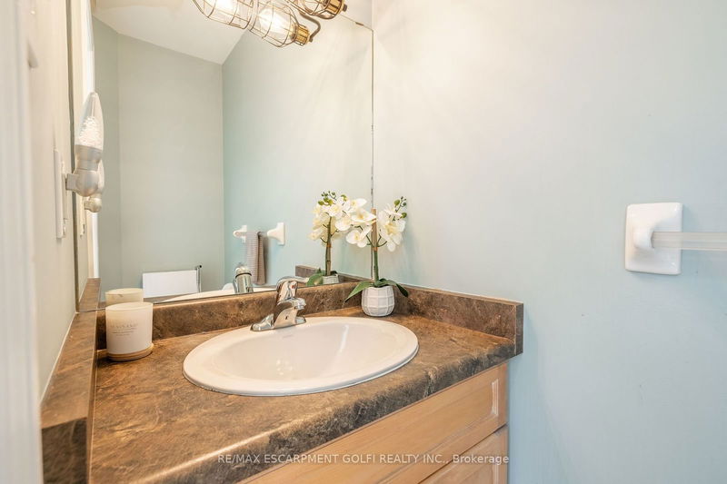 4000 Alexan Cres  Burlington, L7M 5A8 | Image 9