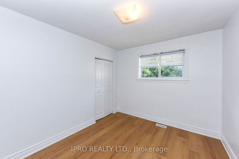 41 Sherwood Cres  Brampton, L6X 2C9 | Image 12