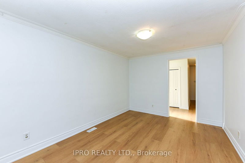 41 Sherwood Cres  Brampton, L6X 2C9 | Image 3