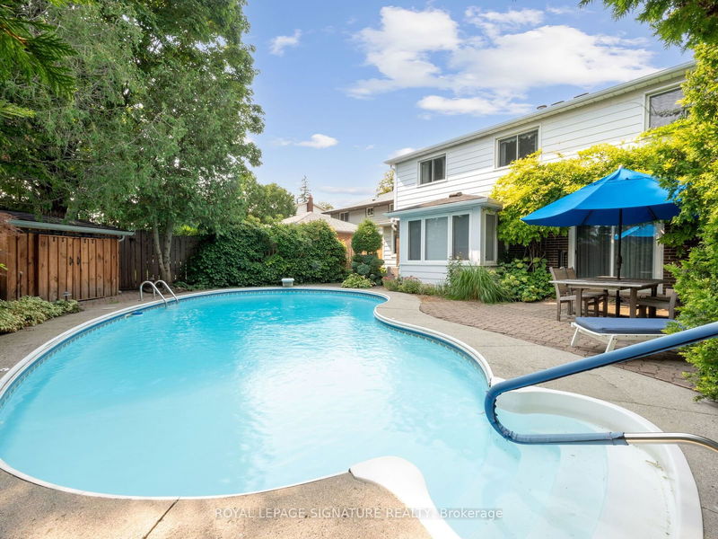 1801 Stonepath Cres  Mississauga, L4X 1Y1 | Image 34