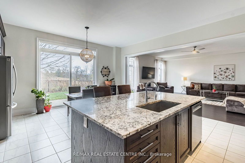 35 Arthur Griffin Cres  Caledon, L7C 4E9 | Image 8