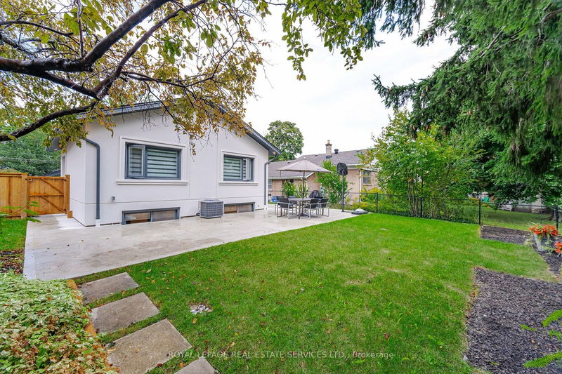 51 Tromley Dr  Toronto, M9B 5Y7 | Image 39